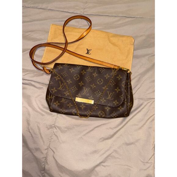 Louis Vuitton Handbags - Louis Vuitton Favorite MM Monogram Crossbody bag